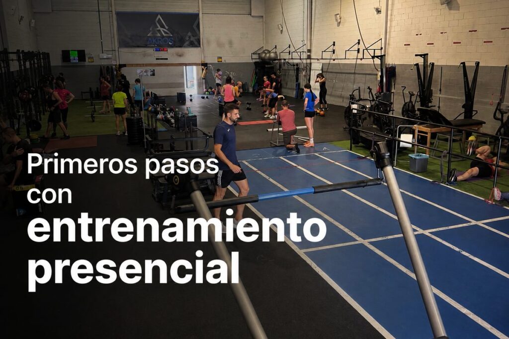 Sala de entrenamiento de AKROS con el rótulo Primeros pasos con entrenamiento presencial